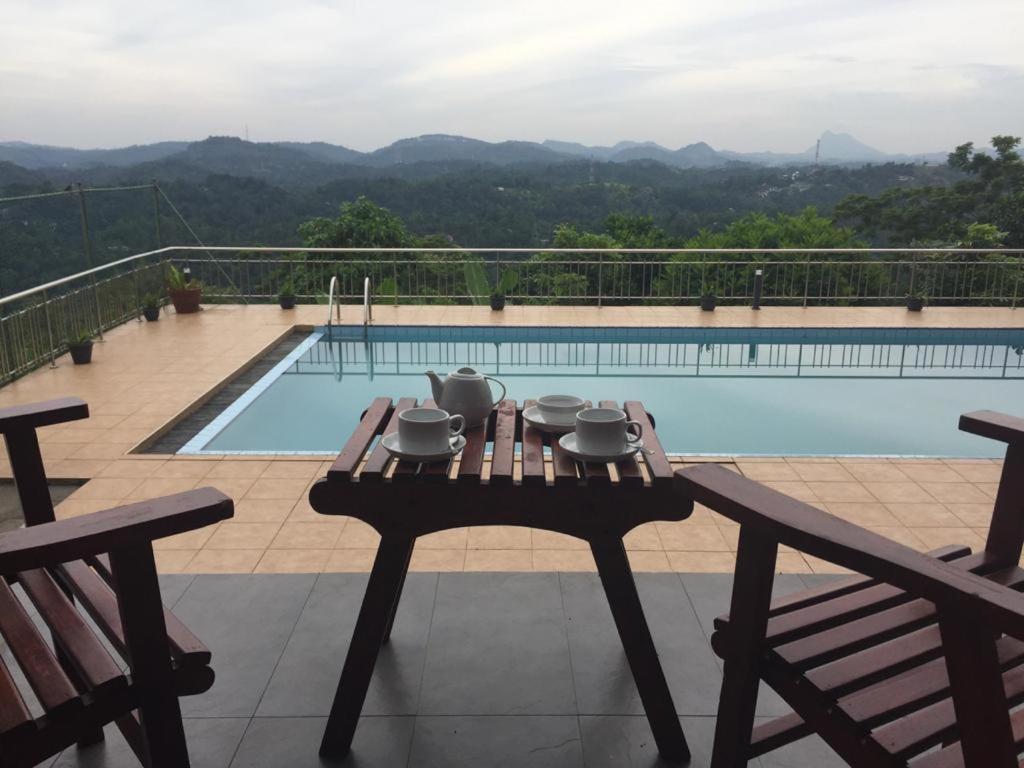 Lotus Villa Kandy Peradeniya Kültér fotó